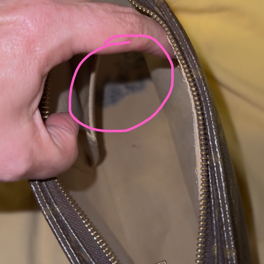 SOLD
LOUIS VUITTON Authentic Monogram Canvas Looping MM Shoulder Bag - Picture 12 of 13